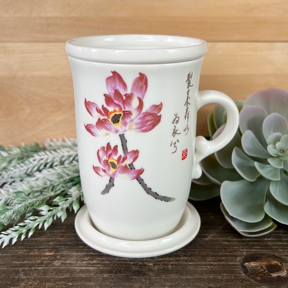 🎁 4/$25 - ASIAN style mug with porcelain strainer + lid - like NEW - Picture 4 of 4